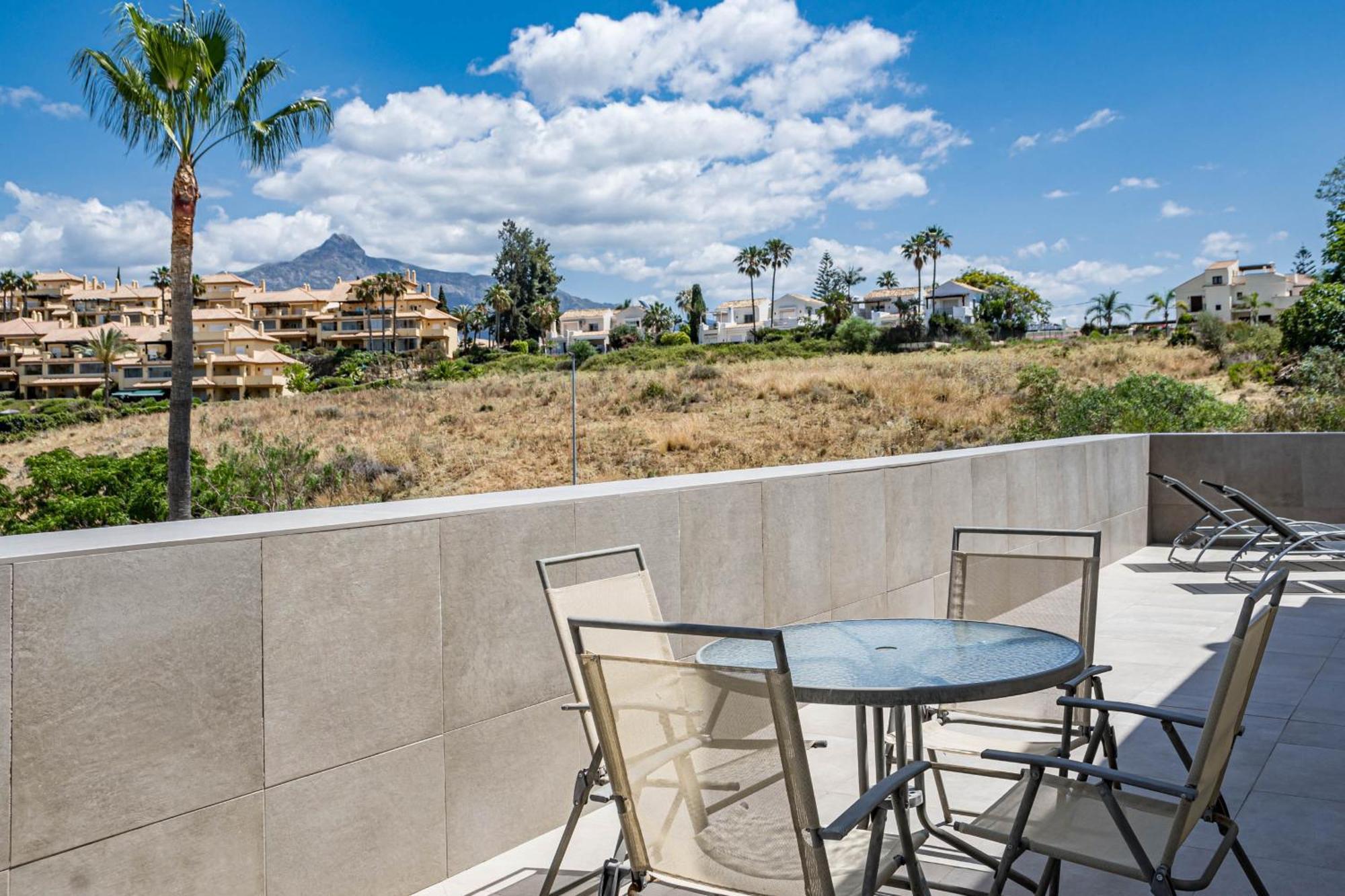 Beautiful Near Puerto Banus With Huge Terrace Apartamento